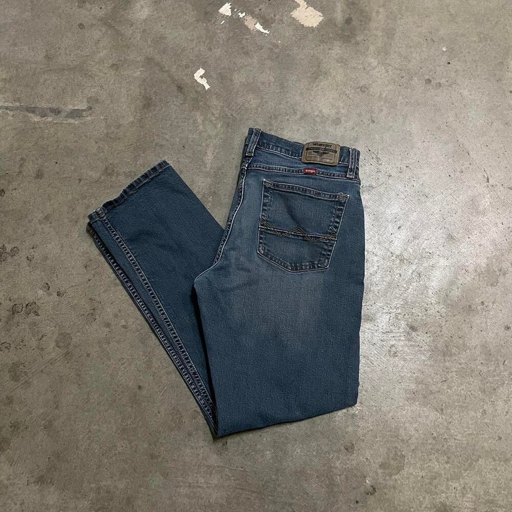 Wrangler Blue Jeans - Athletic Fit - Size 32x32 - Excellent Condition